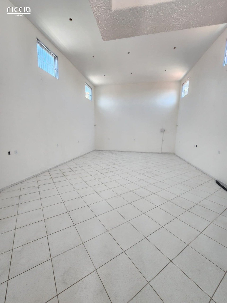 Predio Comercial à venda no Jardim Satélite — imagem 9 de 20