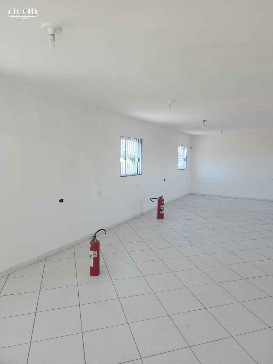 Predio Comercial à venda no Jardim Satélite — ambiente interno