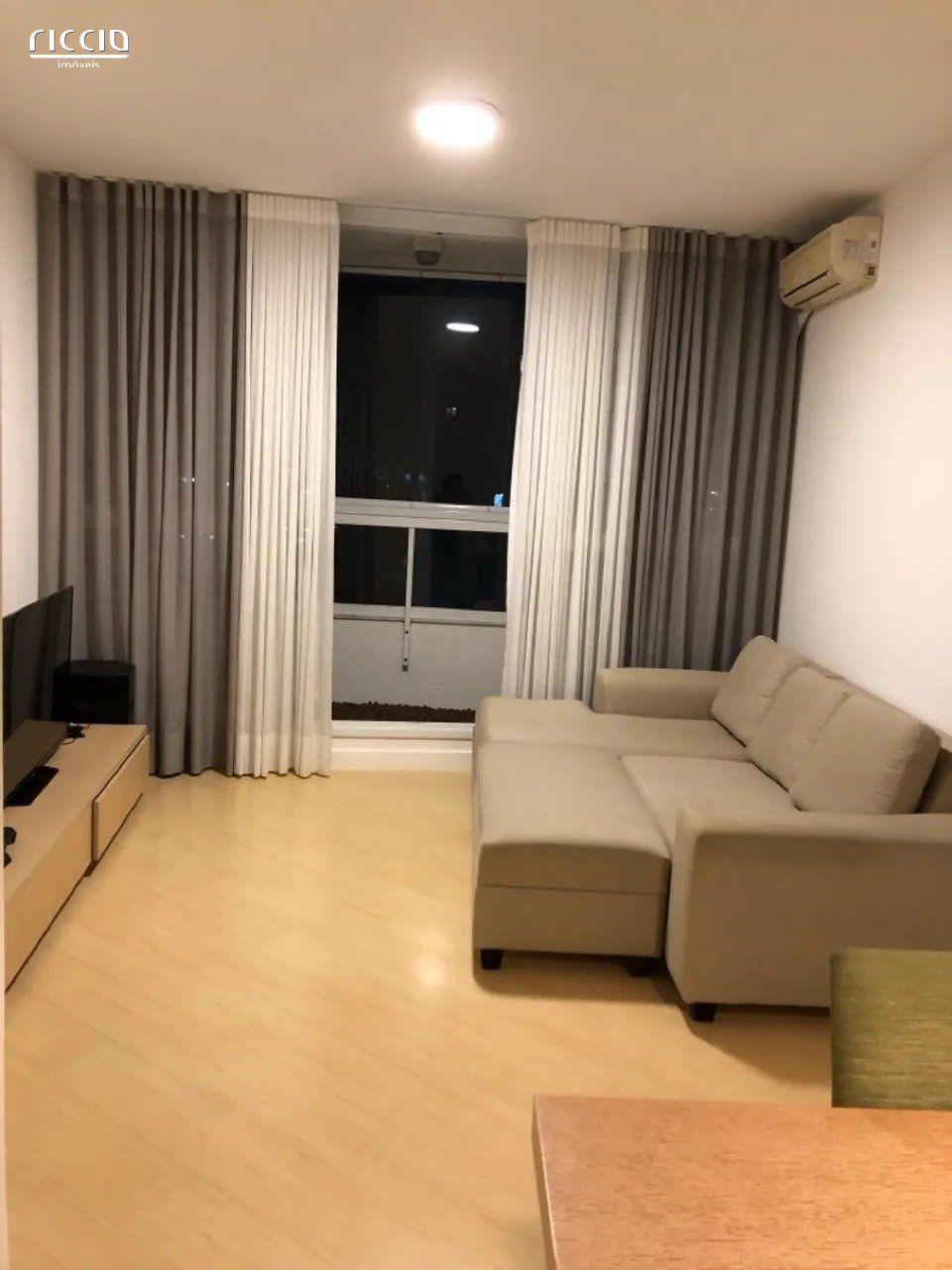 Apartamento de 4 Dormitórios no Condomínio Di Varese - Jardim Aquarius