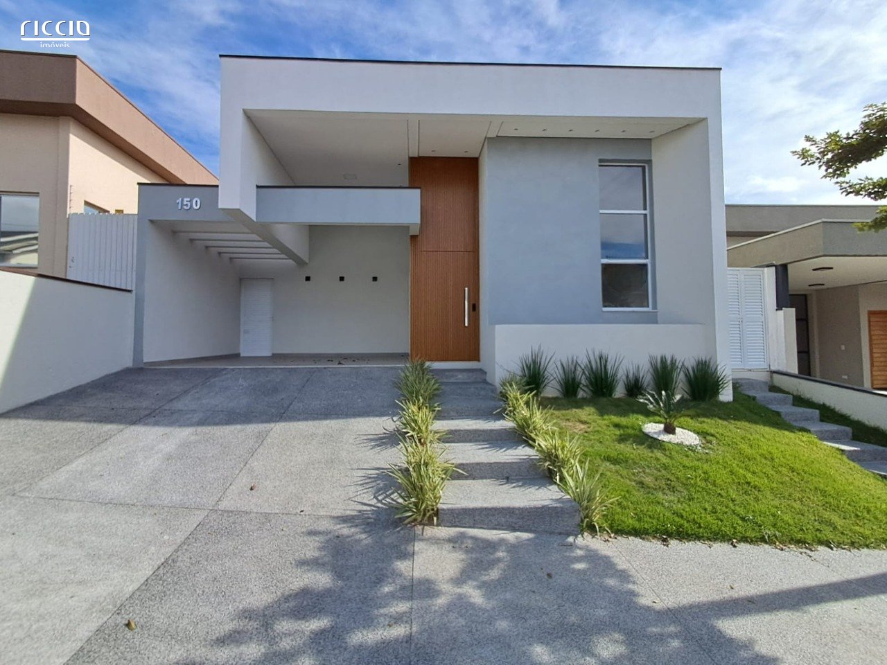 Casa térrea 3 dormitórios 1 suíte 150 m² AC Condomínio Terras do Vale Caçapava SP