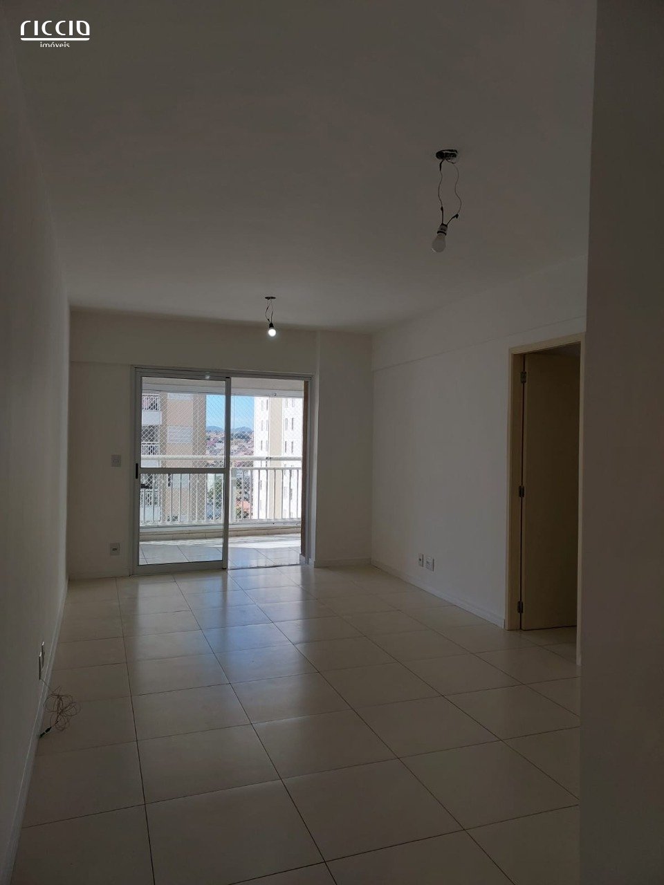 Apartamento à venda no Parque Industrial — ambiente interno