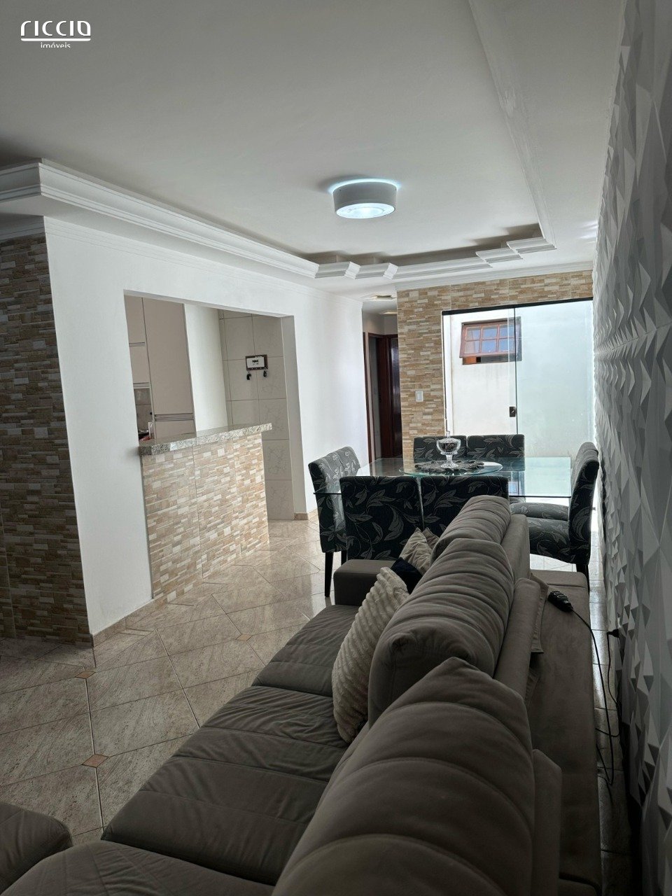Casa à venda no Jardim Altos de Santana II — ambiente interno