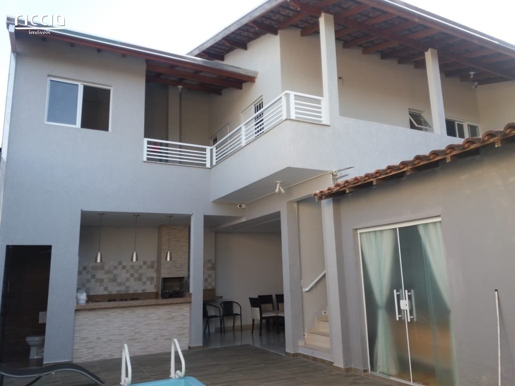 Casa à Venda em Indaiá, Caraguatatuba