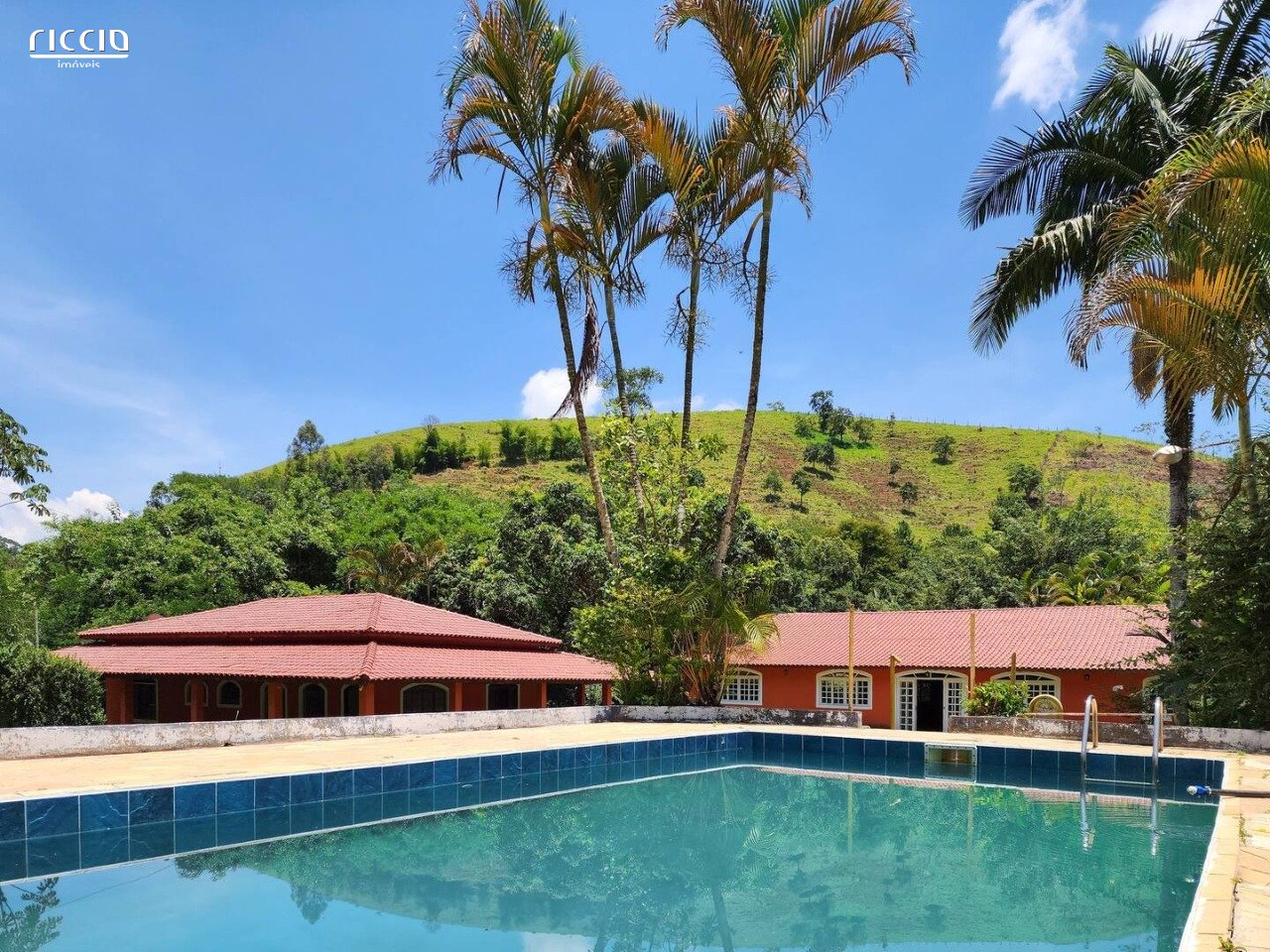 Chácara à venda na Vila São Geraldo em SJC - Com 12.592,00 de terreno - Tranquilidade, Conforto e Natureza em Harmonia em SJC