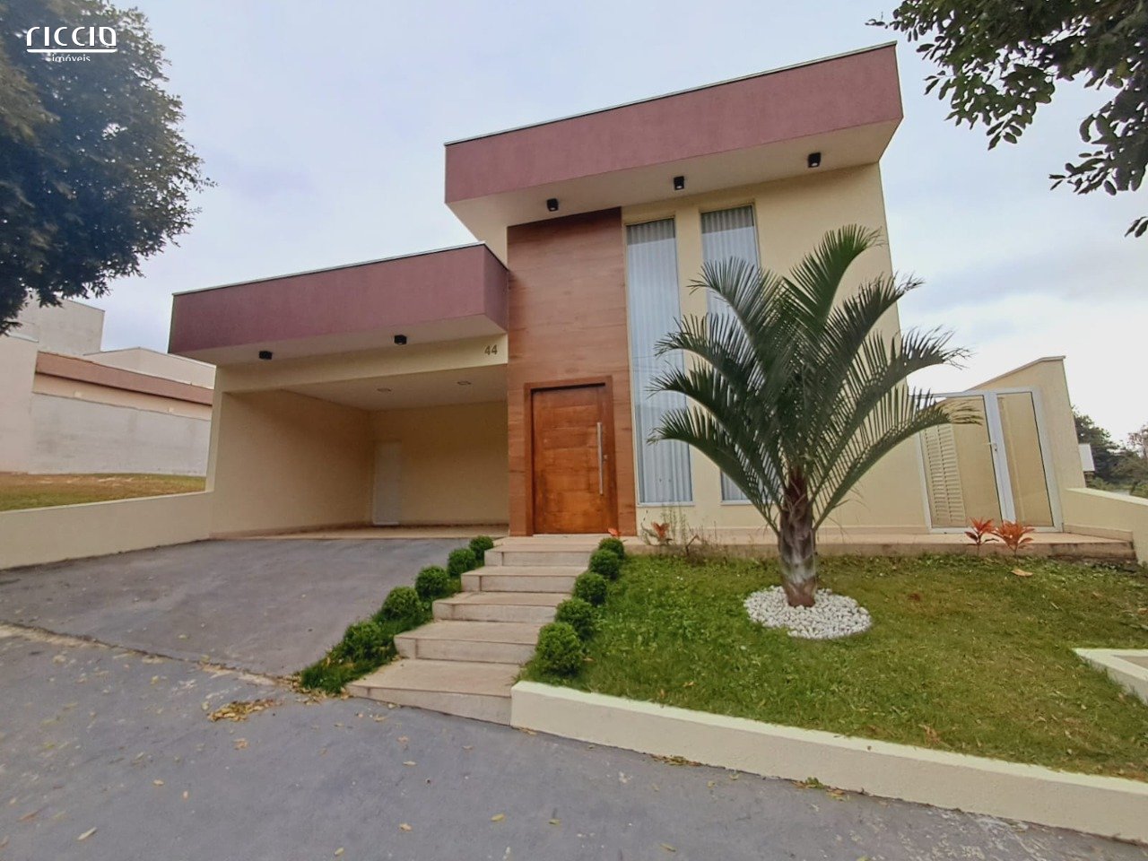 Casa térrea 3 dormitórios 2 suíte 250 m² Condomínio Terras do Vale Caçapava 2 vagas