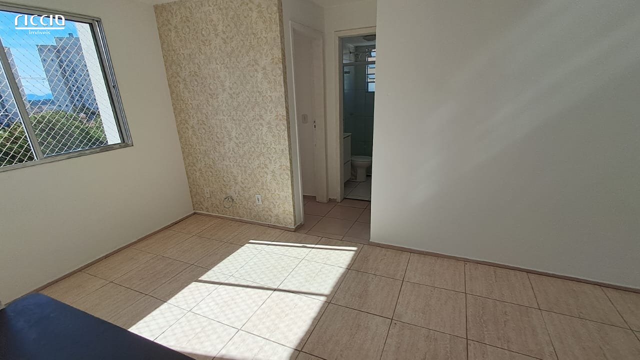 Apartamento à venda no Residencial Flamboyant — ambiente interno