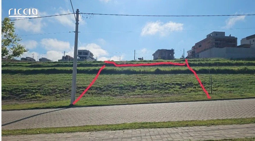 Terreno em condomínio fechado padrão Alphaville. 330 m2. Quadra L1