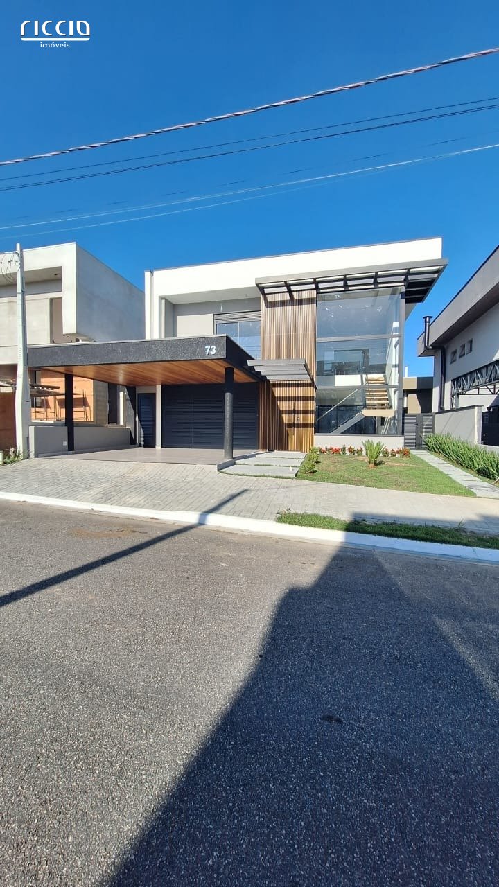 Casa em Condomínio à venda no Bairro da Floresta — ambiente interno