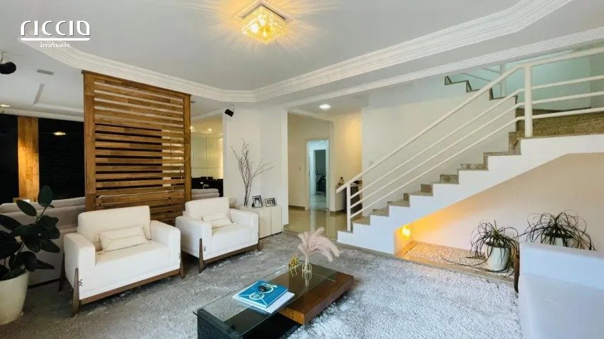 Casa à Venda no Condomínio Colinas, Jardim das Colinas, São José dos Campos - SP