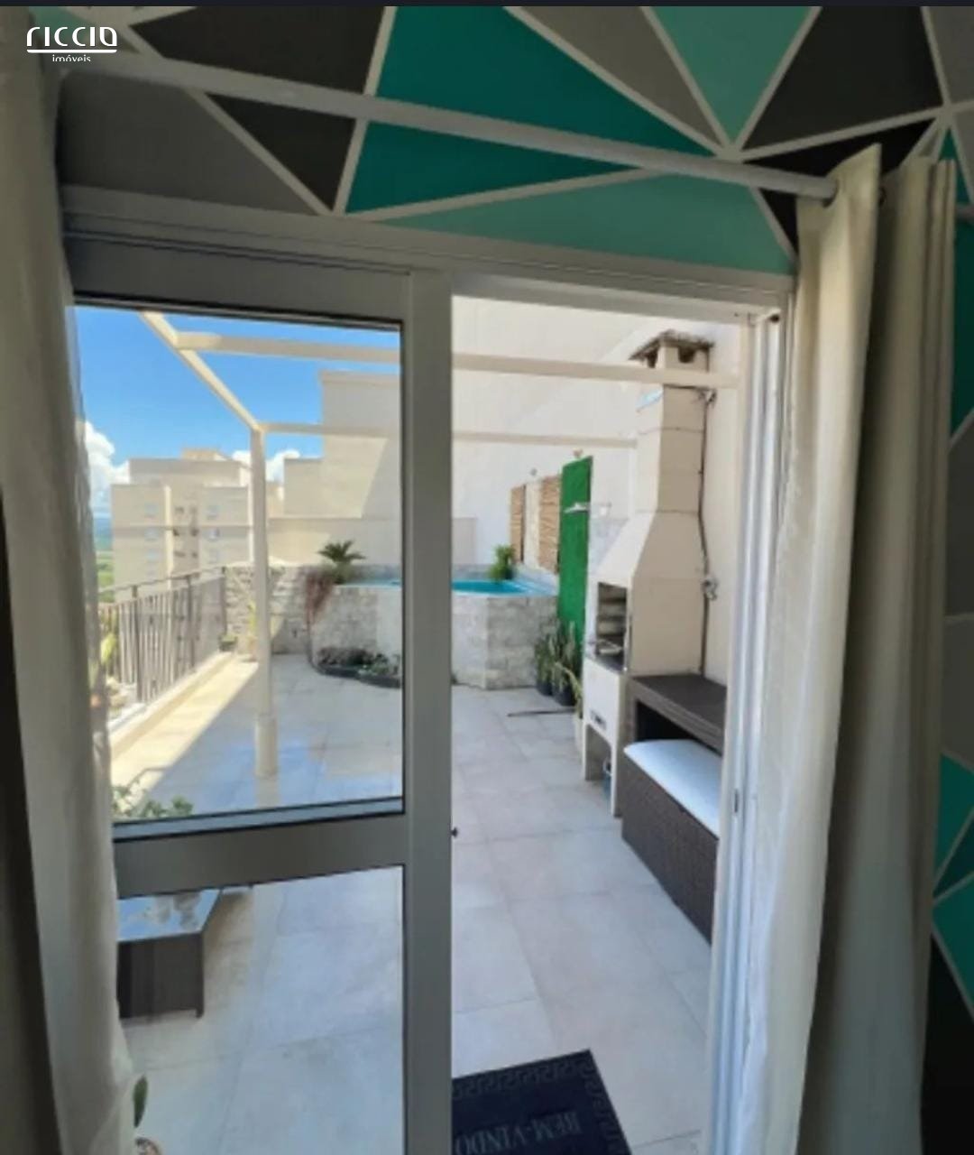 Cobertura à venda no Jardim Ismênia — detalhe do imóvel
