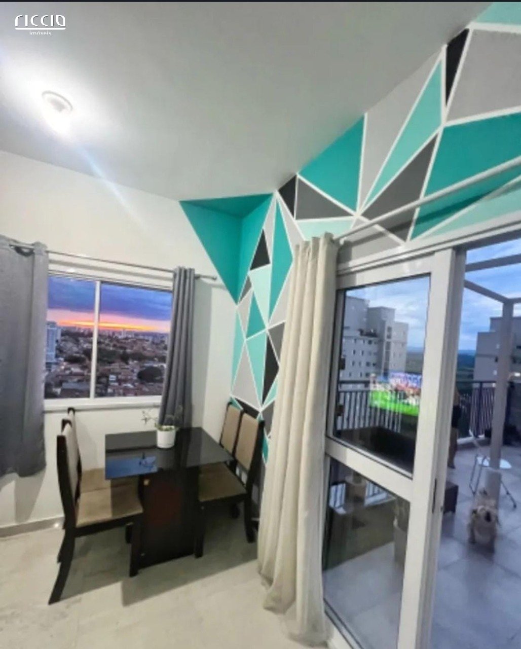 Cobertura à venda no Jardim Ismênia — ambiente interno