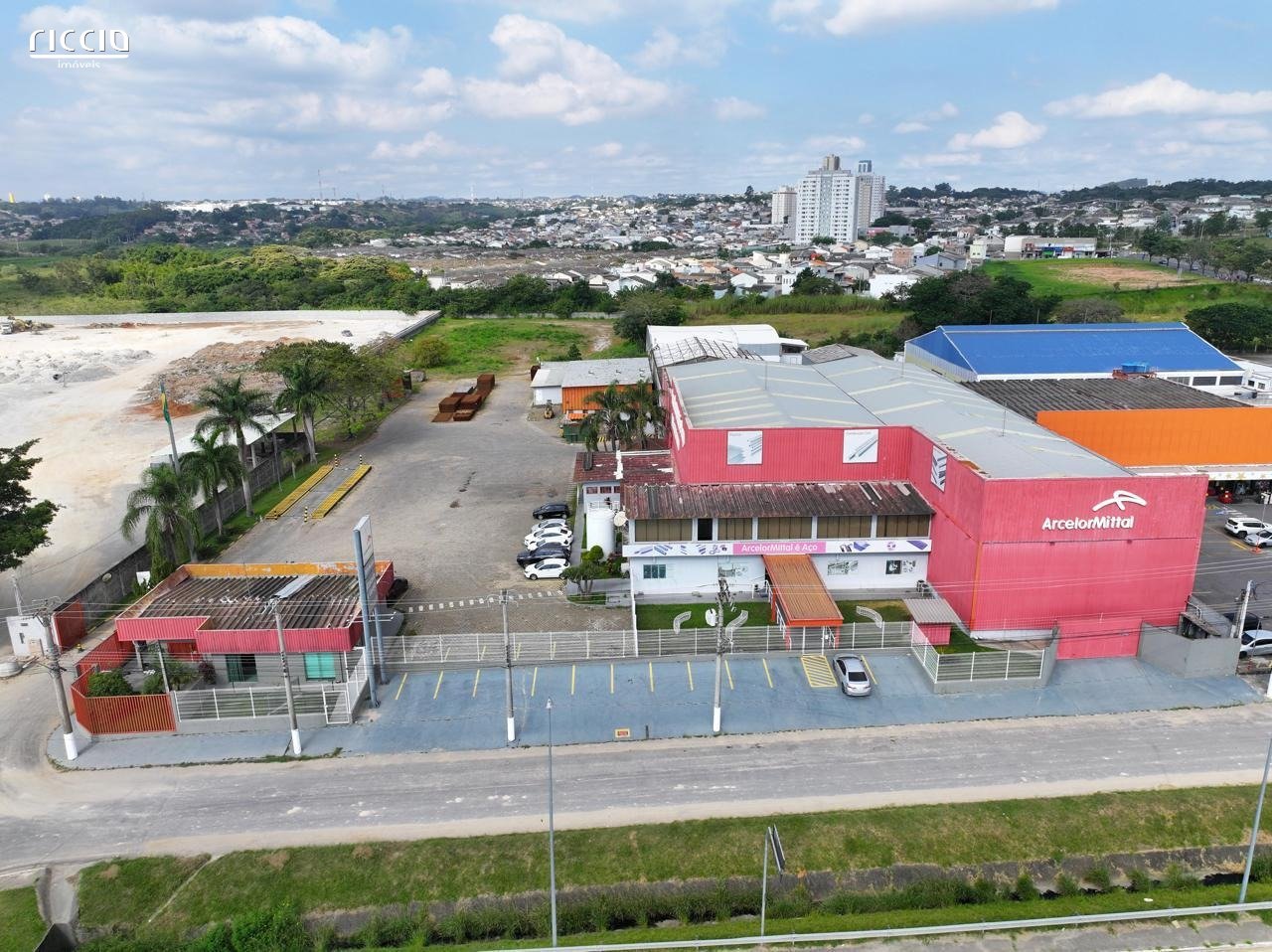 Terreno à venda em Jacareí/SP - Parque California com 15 mil metros