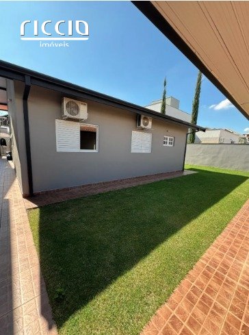 Casa em Condomínio à venda no Jardim Esplanada — ambiente interno