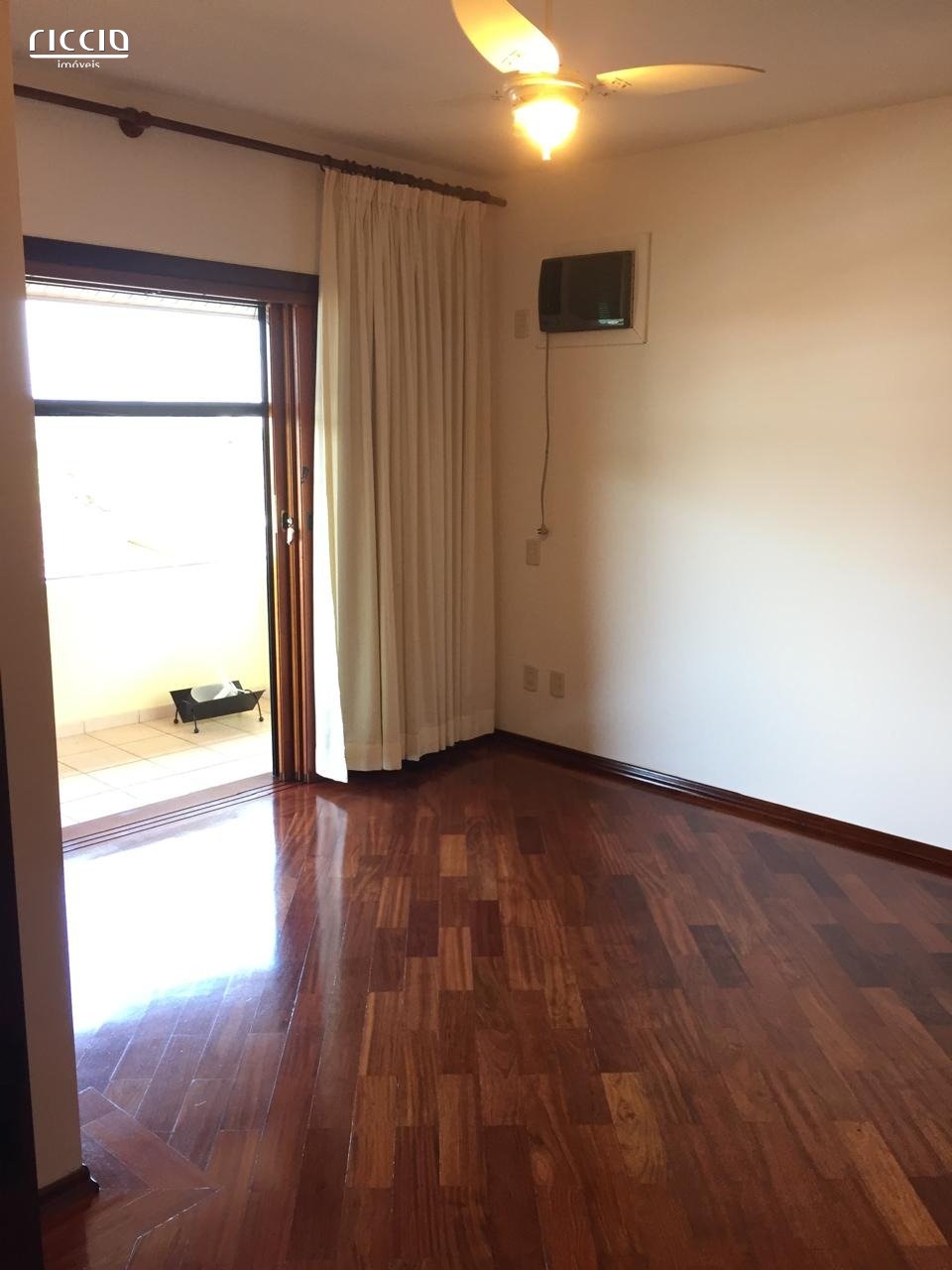 Casa em Condomínio à venda no Jardim das Colinas — imagem 19 de 33