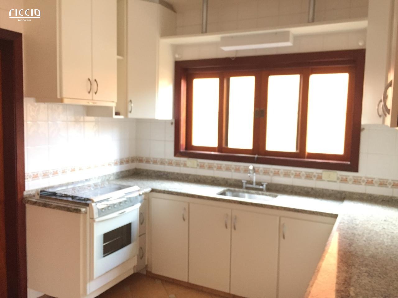 Casa em Condomínio à venda no Jardim das Colinas — imagem 7 de 33