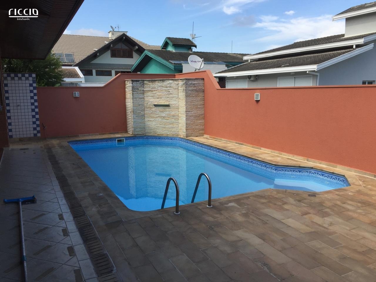 Casa em Condomínio à venda no Jardim das Colinas — imagem 4 de 33