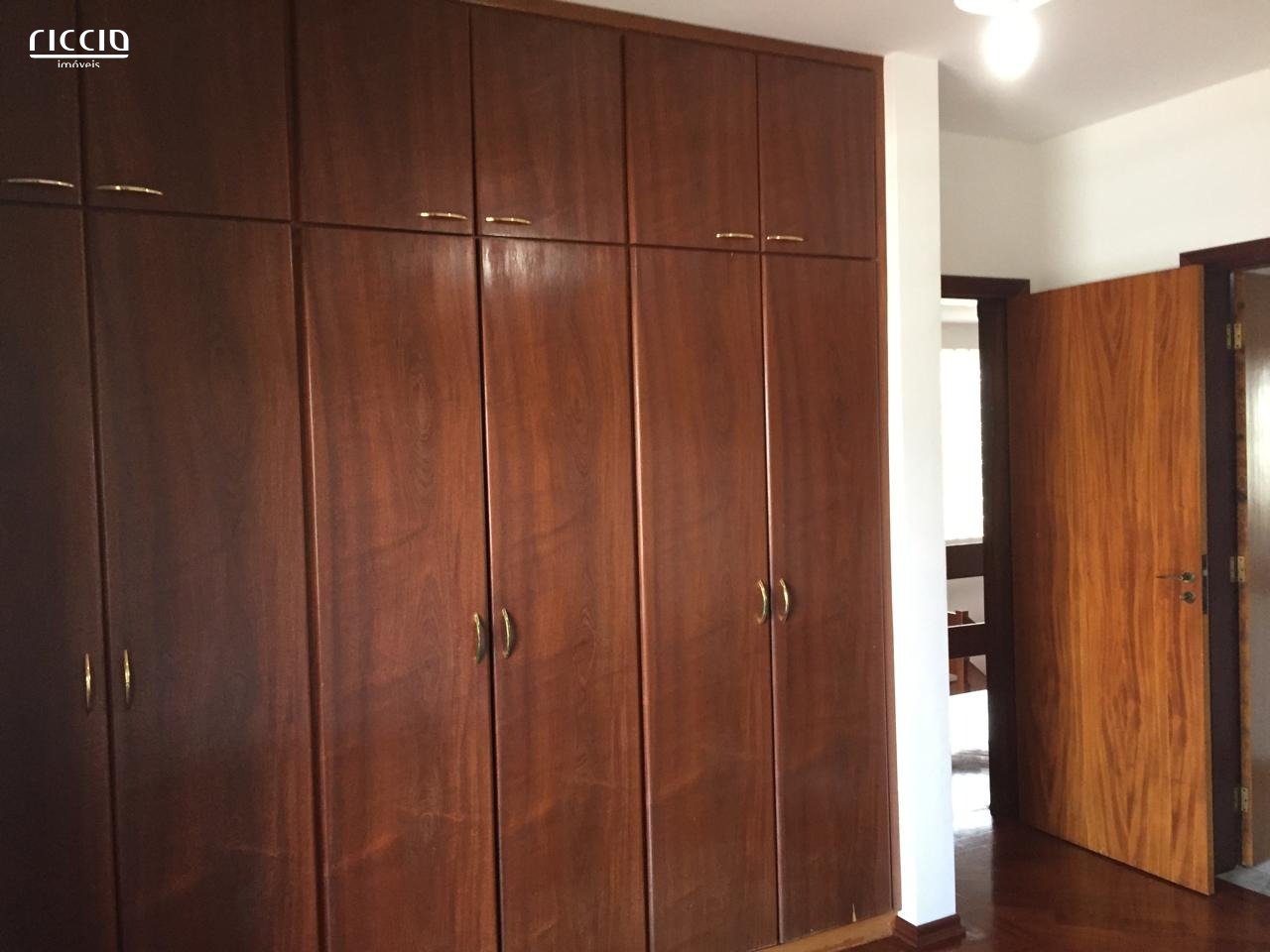Casa em Condomínio à venda no Jardim das Colinas — imagem 16 de 33