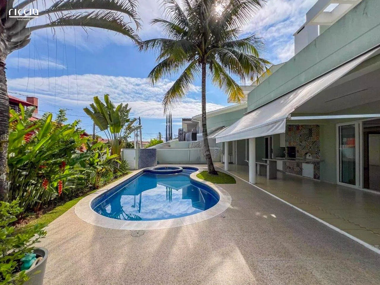 Casa em Condomínio à venda no Jardim das Colinas — detalhe do imóvel