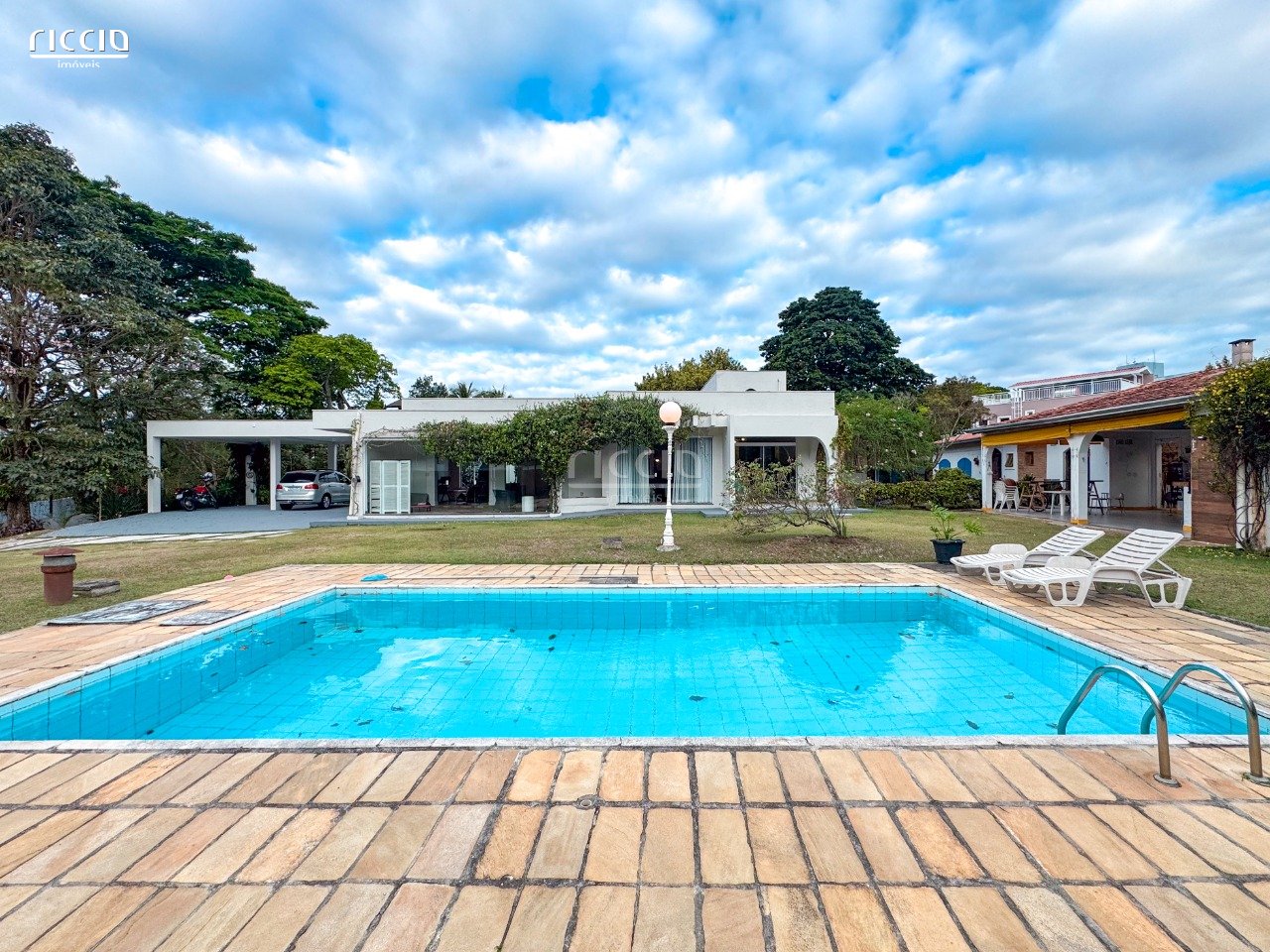 Casa em Condomínio à venda no Bosque dos Eucaliptos — ambiente interno