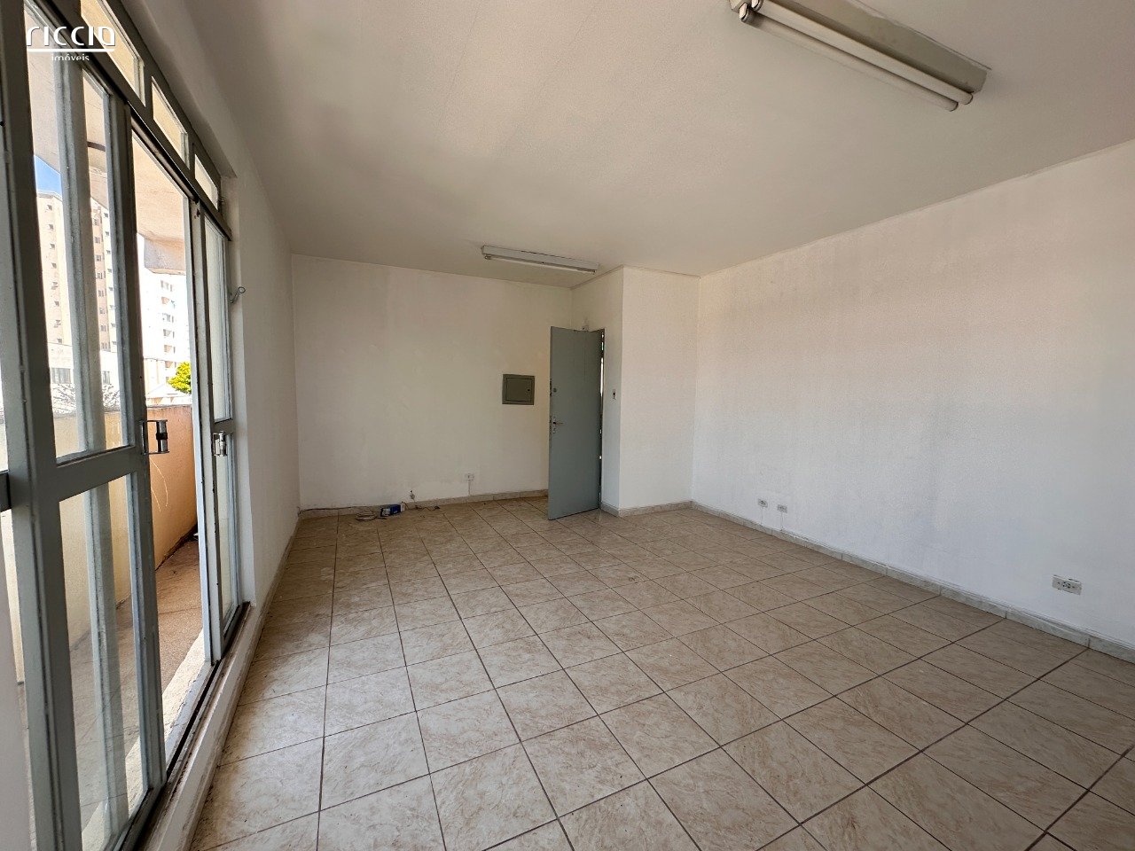 Predio Comercial à venda no Bosque dos Eucaliptos — imagem 4 de 11