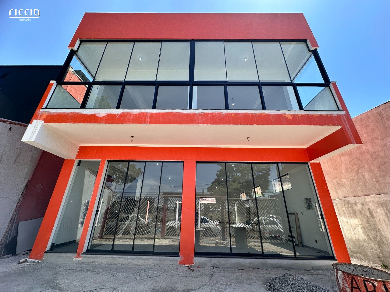 Prédio Comercial Novo com 320m² à Venda no Jardim das Indústrias - São José dos Campos