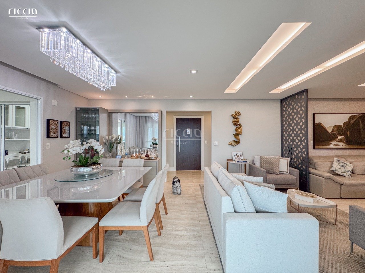 Apartamento à venda no Belvedere - Jardim das Colinas, 4 suítes, escritório e 3 vagas