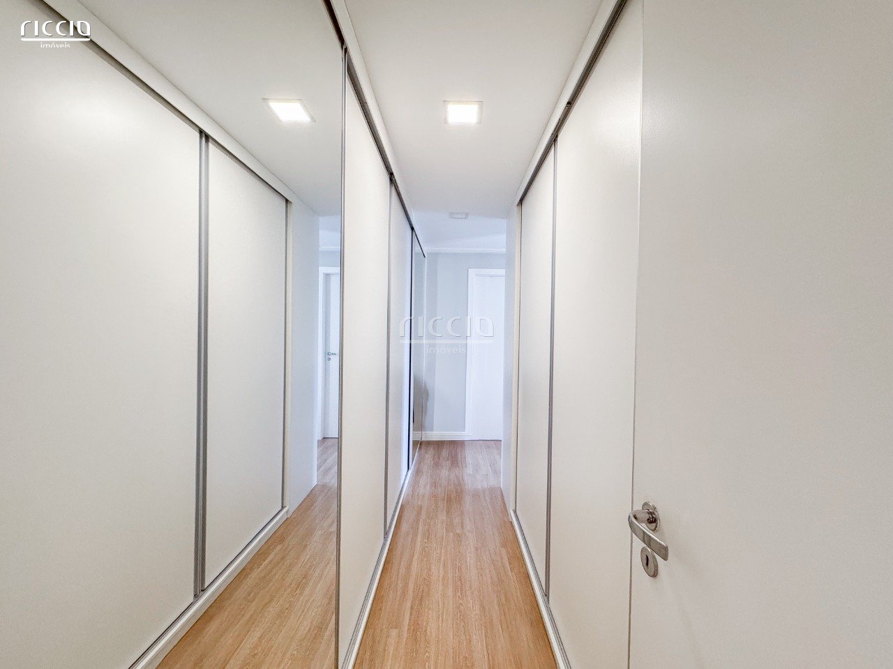 Apartamento à venda no Jardim das Colinas — imagem 26 de 37