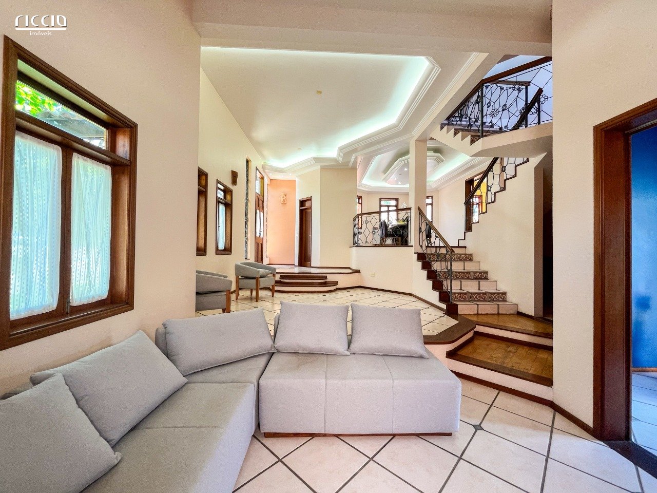 Casa em Condomínio à venda no Jardim Aquarius — ambiente interno