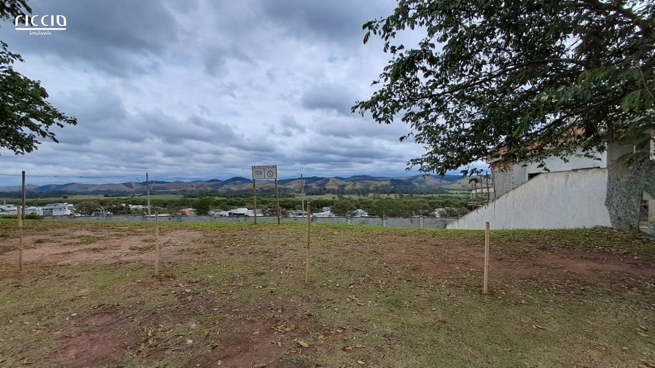 Terreno no Condomínio Alphaville 2 - Urbanova com Vista para as montanhas