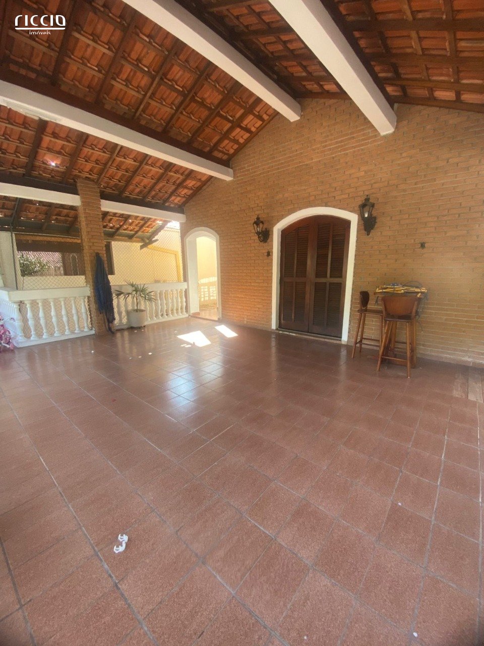 Sobrado a venda, 5 dormitórios, Bosque dos Eucaliptos, SJC.