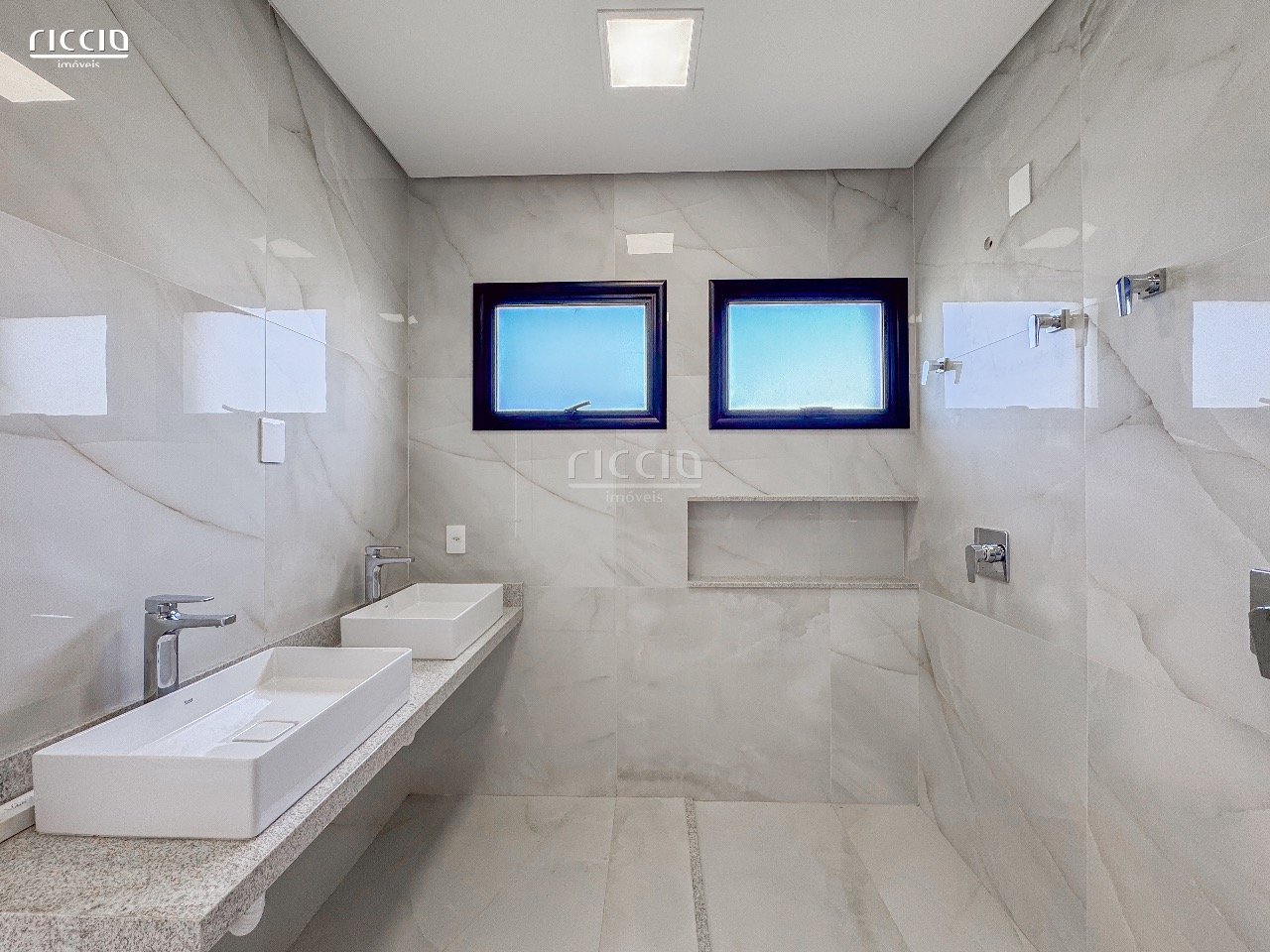 Casa em Condomínio à venda no Eugênio de Melo — imagem 36 de 39