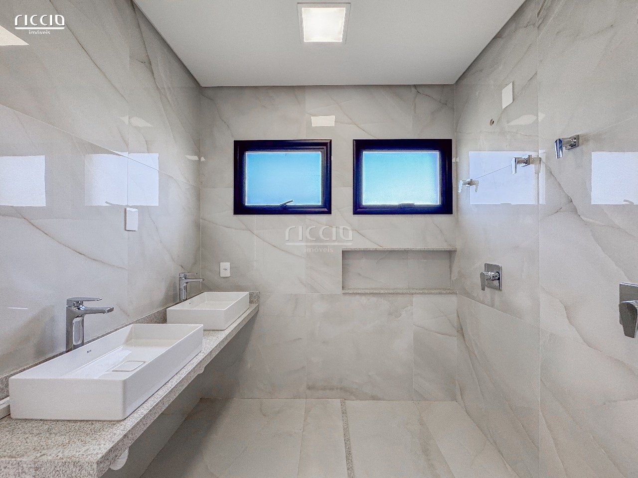 Casa em Condomínio à venda no Eugênio de Melo — imagem 37 de 39