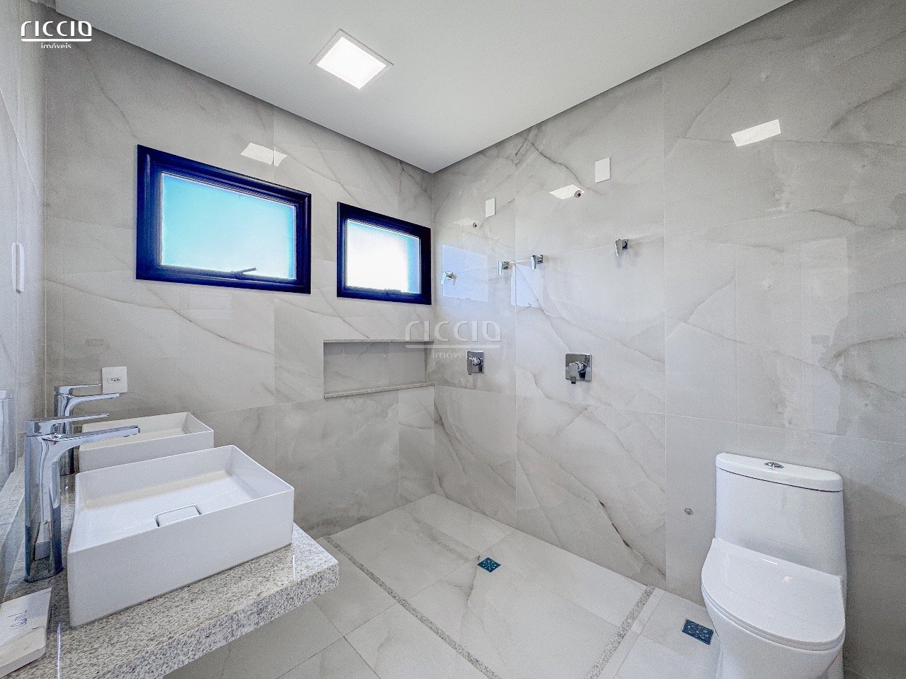 Casa em Condomínio à venda no Eugênio de Melo — imagem 35 de 39