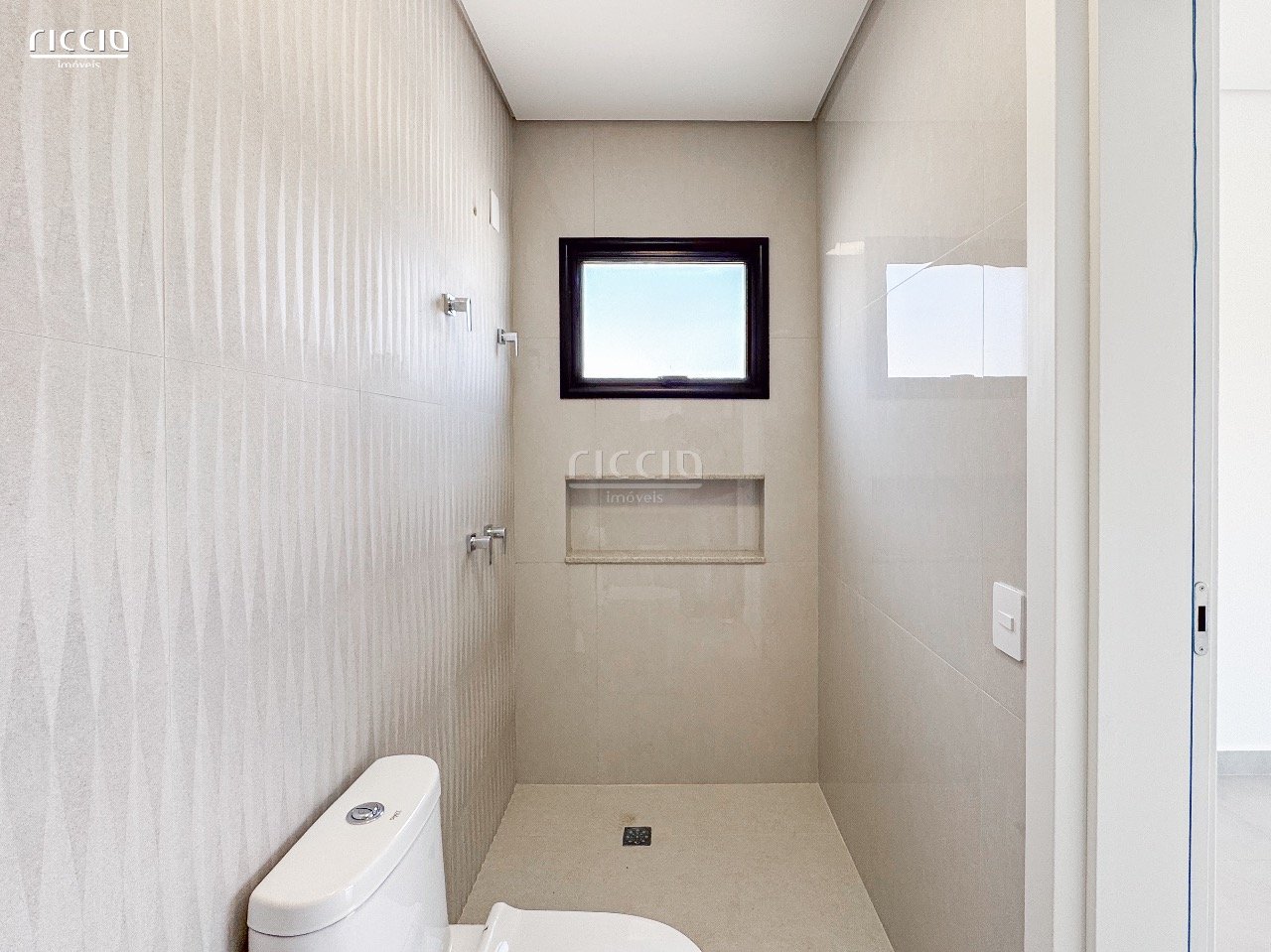 Casa em Condomínio à venda no Eugênio de Melo — imagem 27 de 39