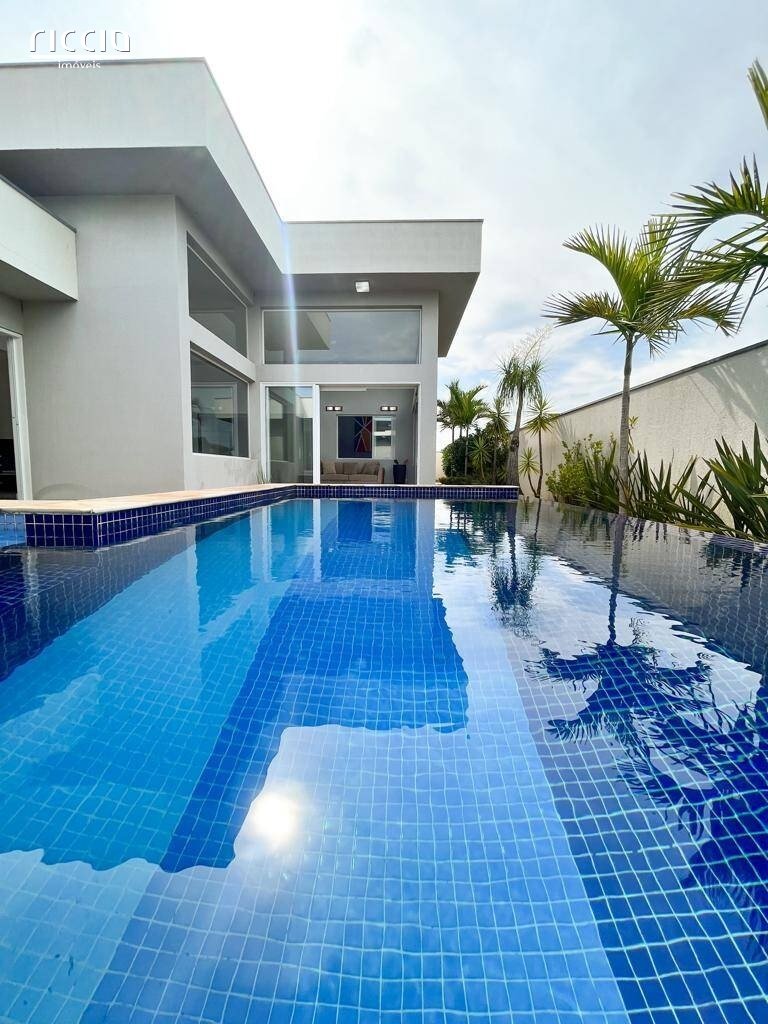 Sobrado 418m²-  4 suítes - Residencial Altos da Quinta - Permuta