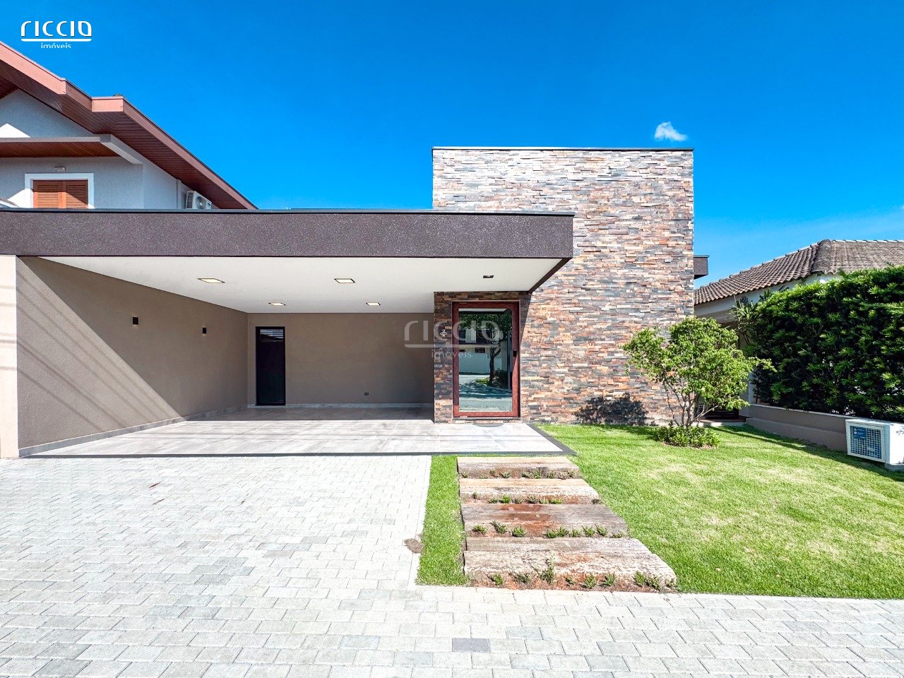 Casa Terrea no condomínio Altos da Serra 2 no Urbanova São José dos Campos com 360m, 3 dormitórios, 3 suítes