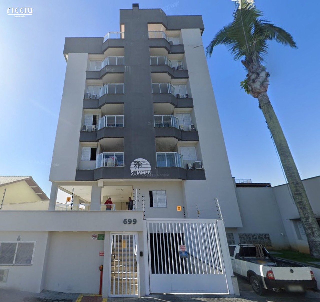 Edificio Summer Residence