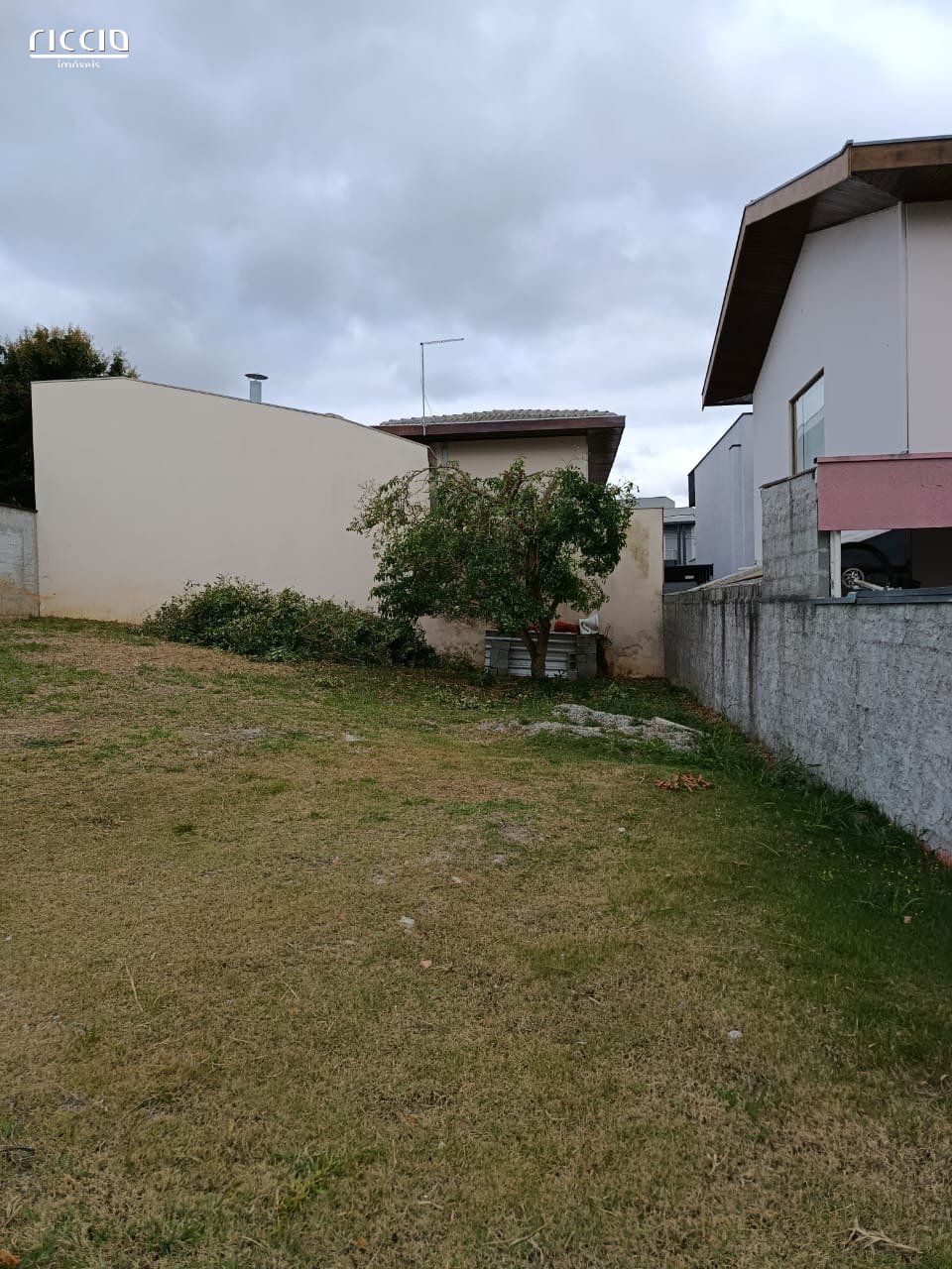 Terreno - Floradas da Serra - Urbanova, 300 m² - Semiplano