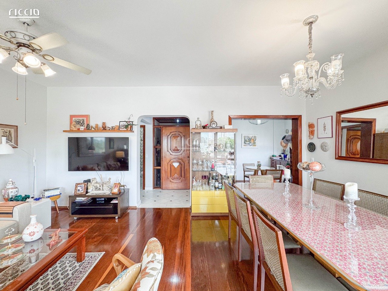 Apartamento à venda no Vila Adyana — detalhe do imóvel