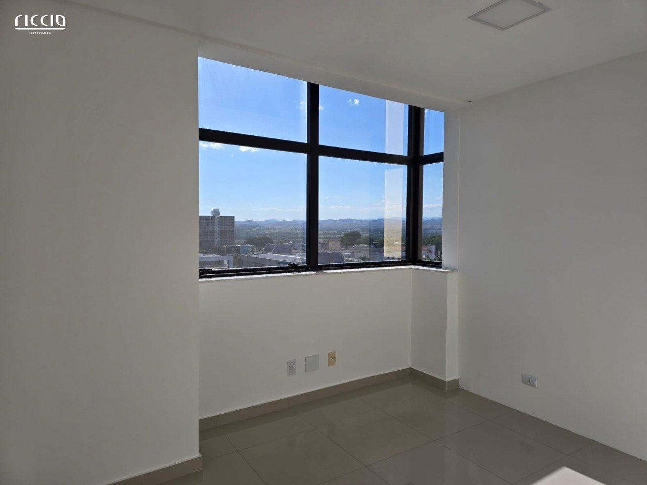 Sala / Conjunto à venda no Centro — imagem 5 de 9