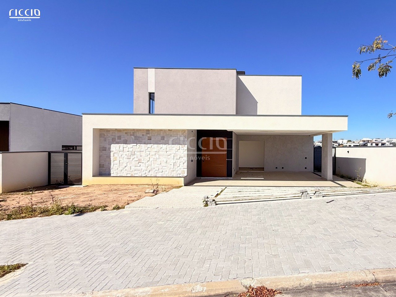 Sobrado no Alphaville 2 - Casa à Venda no Alphaville 2 | 380 m² | 4 Suítes | Vista Livre Eterna | Pronta para Morar
