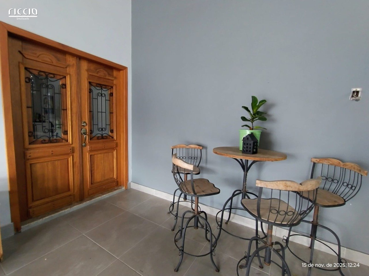 Casa à venda no Bosque dos Eucaliptos — detalhe do imóvel