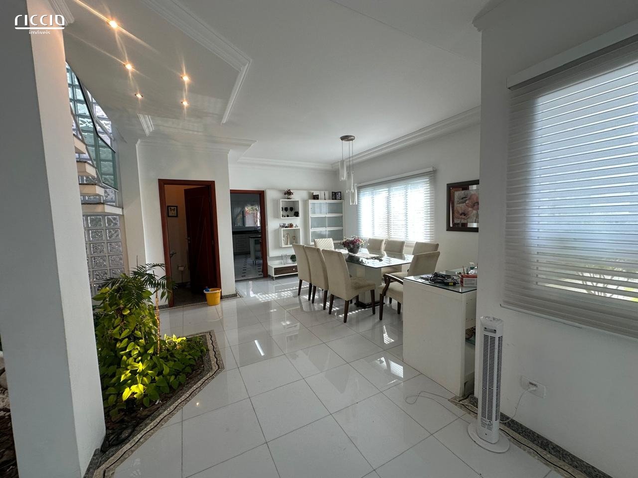 Casa em Condomínio à venda no Jardim Esplanada — detalhe do imóvel