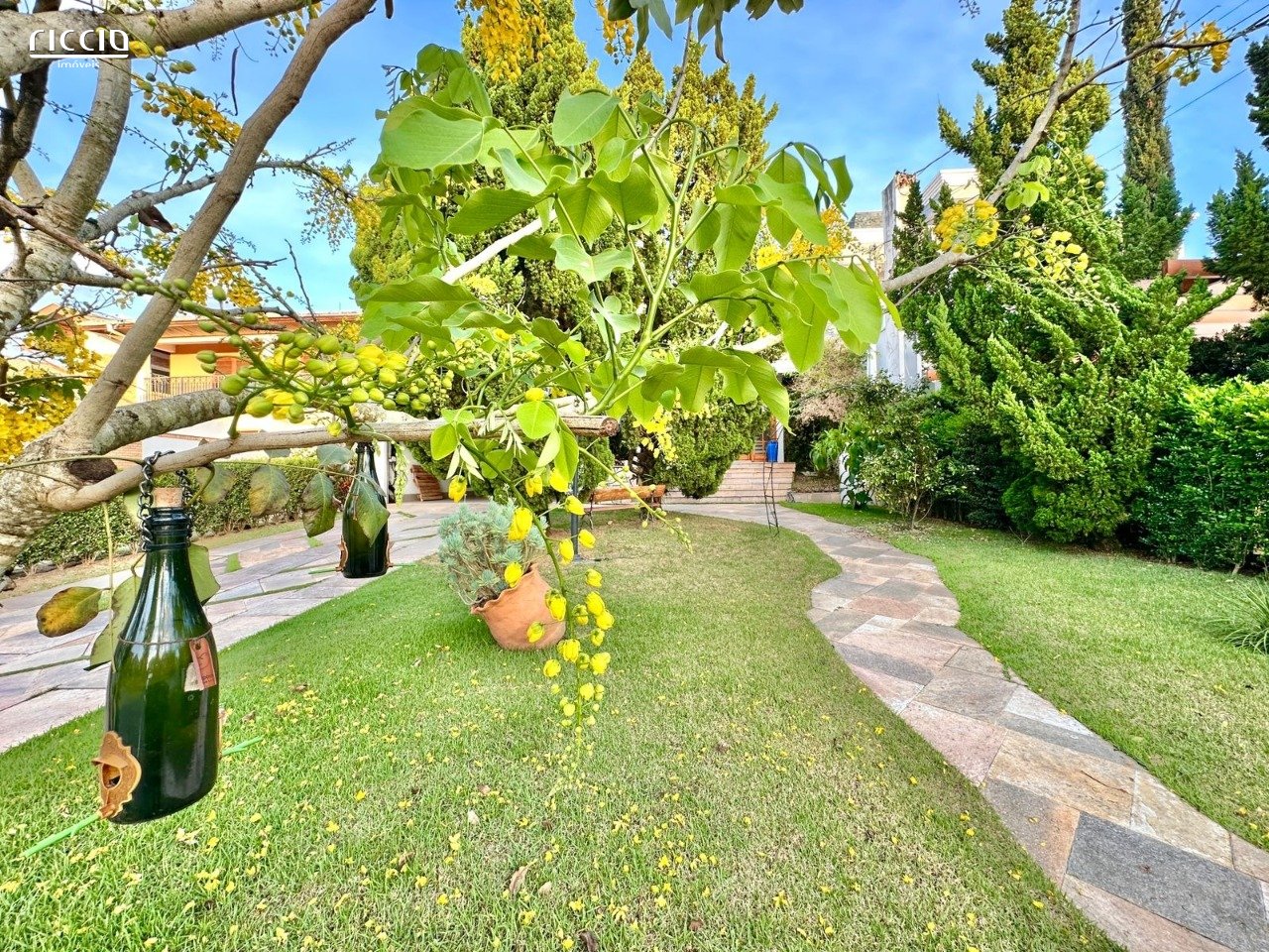 Casa em Condomínio à venda no Jardim das Colinas — imagem 17 de 33