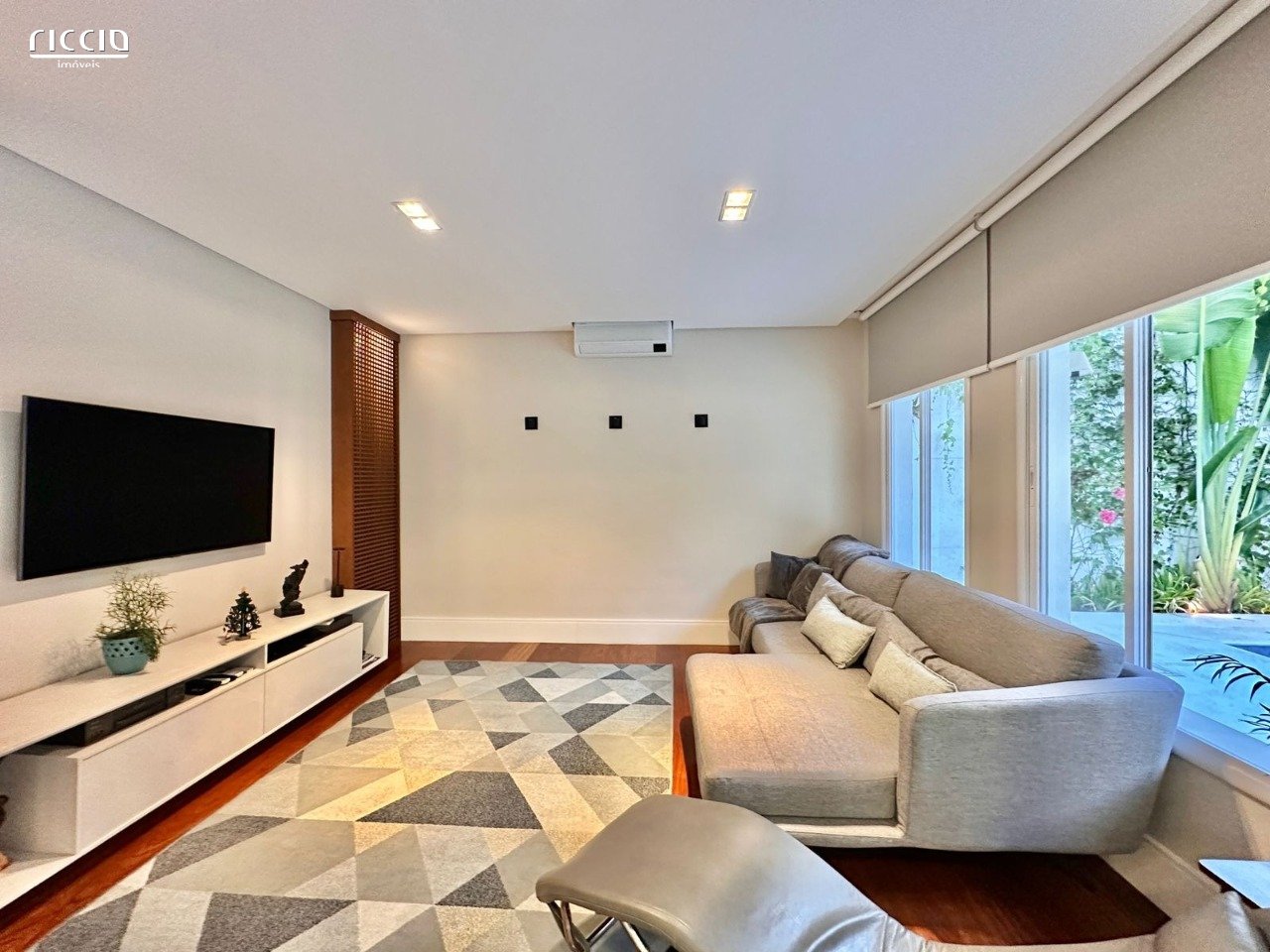 Casa em Condomínio à venda no Jardim das Colinas — imagem 15 de 33