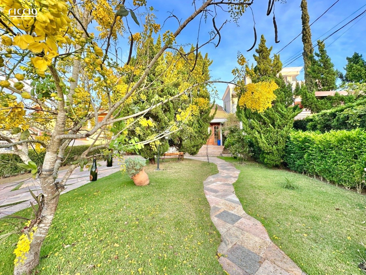 Casa em Condomínio à venda no Jardim das Colinas — imagem 16 de 33