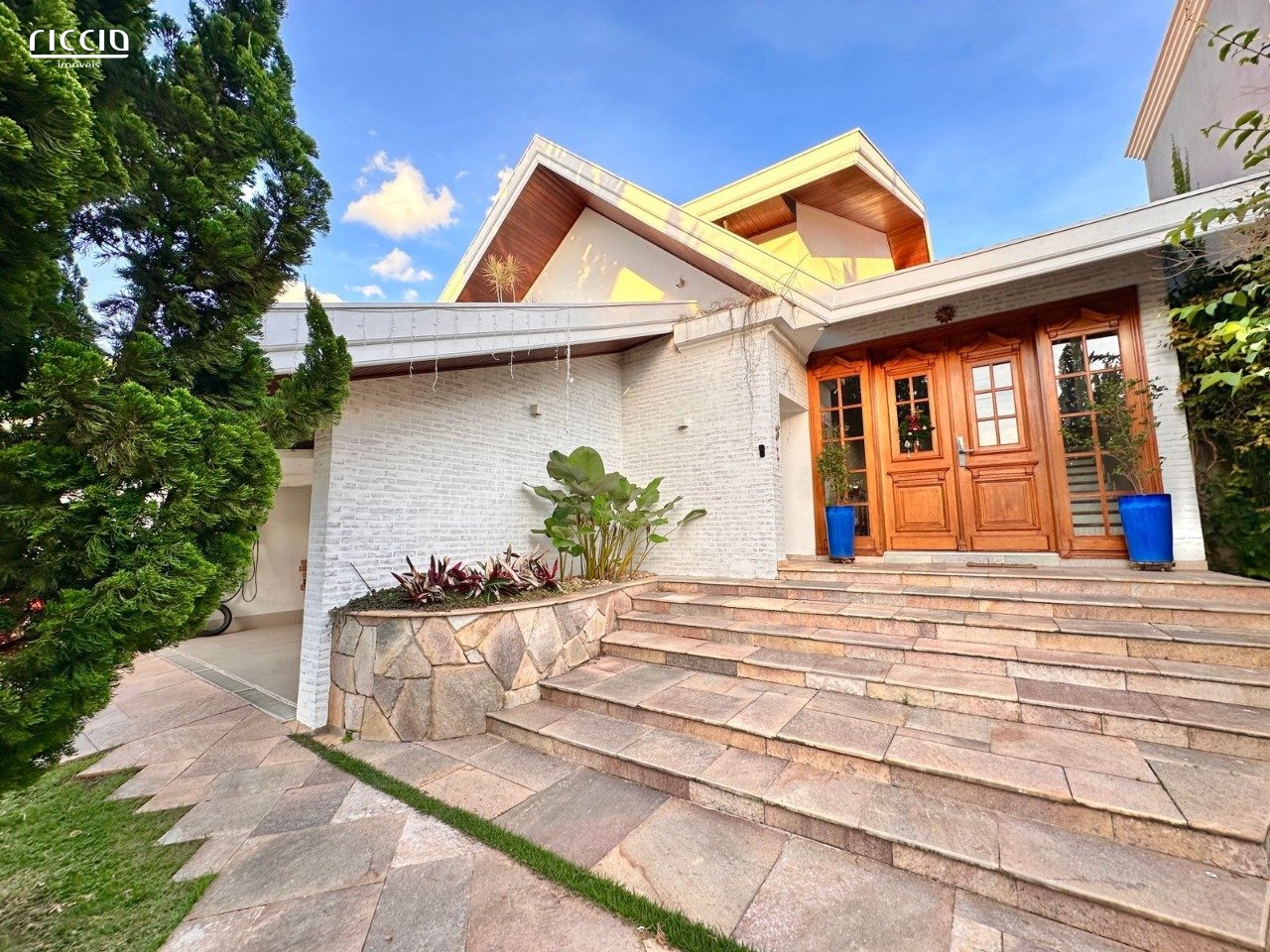 Casa em Condomínio à venda no Jardim das Colinas — imagem 22 de 33