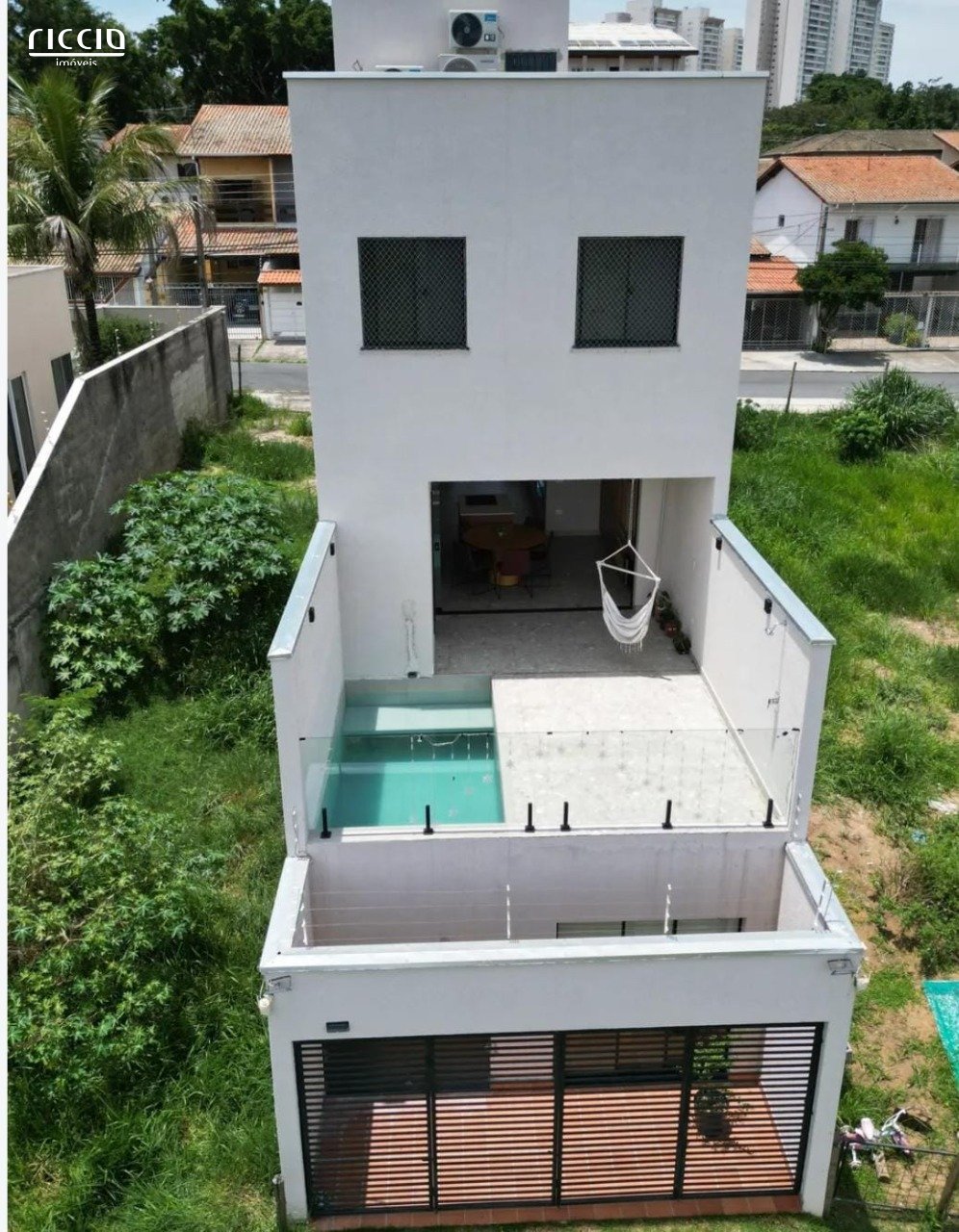 Casa no Jardim das Industrias com 3 dormitórios sendo 1 suite