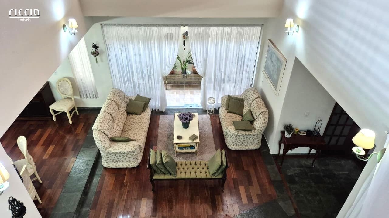 Casa em Condomínio à venda no Jardim Alvorada — ambiente interno