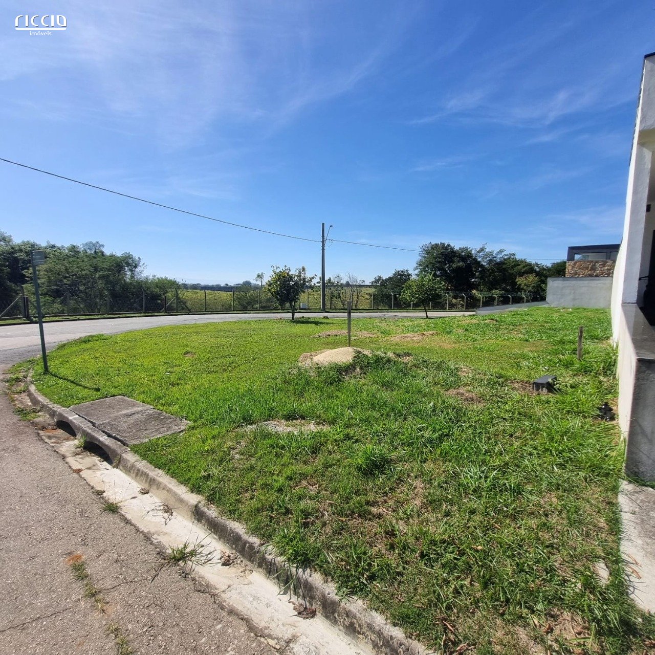 Terreno de 350 m² no condominio Terras do Vale em Caçapava/SP com 350m, Plano